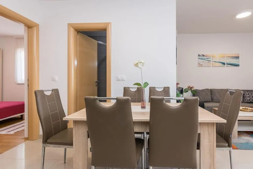 מאנדרה Rogina 2. Sea View Apartment